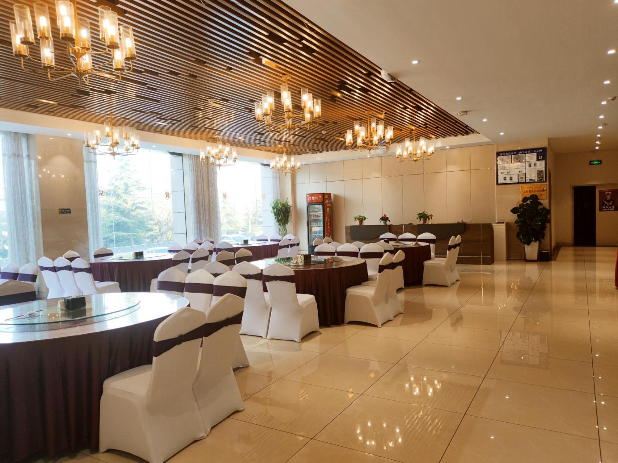 Huashan Xinghe International Hotel Huayin Exterior photo